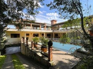 Casa , Cotia · Bela casa em condomínio fechado na Granja Vianna!