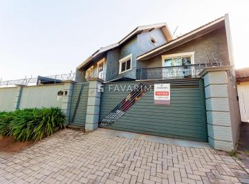 Casa · 211m² · 3 Quartos · 4 Vagas · Excelente Residência à Venda no Bairro Santo Ináci