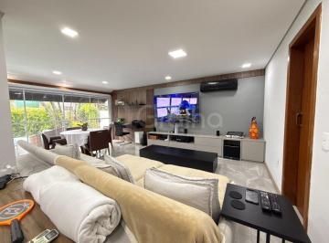Casa · 370m² · 4 Quartos · 4 Vagas · Casa de 370m² com 4 quartos sendo 3 suítes no Saco Grande