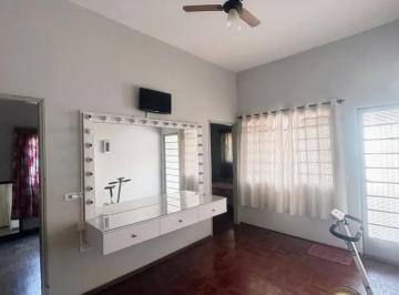 Casa de 5 quartos, Rio Claro · CASA A VENDA