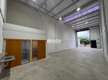 Comercial · 132m² · 2 Vagas · Galpão disponível para locação no bairro Jaraguá em Uberlândia-MG