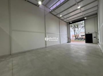 Comercial · 132m² · 2 Vagas · Galpão disponível para locação no bairro Jaraguá em Uberlândia-MG
