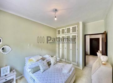 Casa · 399m² · 4 Quartos · 12 Vagas · 100% TÉRREA! 3Q/1ste + ap. hóspedes, em 6.370 m²!