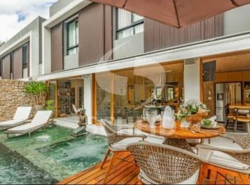 Casa · 634m² · 3 Quartos · 4 Vagas · Casa de condomínio mobiliada com 3 suítes, sala de jogos e cinema, à venda no Alto da Boa Vista