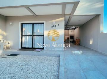 Casa · 97m² · 3 Quartos · 2 Vagas · Sobrado à venda novo com 3 dormitórios à 150 metros da praia em Bombinhas SC