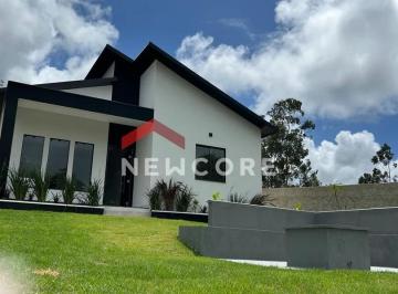 Casa · 70m² · 2 Quartos · 5 Vagas · Casa em Rua Oitenta e Cinco - Jacaroá - Maricá/RJ