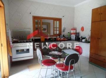 Casa · 180m² · 2 Quartos · 2 Vagas · Casa em Rua Antônio Rossi - Village das Flores - Caçapava/SP