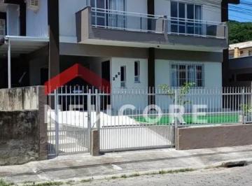 Casa · 135m² · 3 Quartos · 2 Vagas · Sobrado em Rua 622 Casa 02 - Tabuleiro dos Oliveiras - Itapema/SC