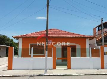 Casa · 210m² · 5 Quartos · 4 Vagas · Casa em Rua Pra Praia da Vila - Centro - Imbituba/SC