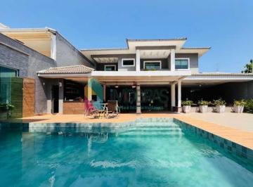 Casa · 320m² · 4 Quartos · 6 Vagas · Casa Duplex em condominio de luxo na Barra da Tijuca.