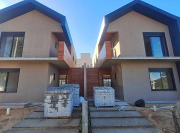 Casa · 148m² · 3 Quartos · 1 Vaga · Casa Sobrado em Ambrósio, Garopaba/SC