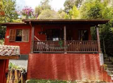 7c6433a411f4fb9dc83b40b3d36850caa0229dc7 · Linda propriedade no bairro de Albuquerque, Teresópolis