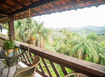 4904e27ee8f8457d84555f3662f9f789c02d505e · Linda casa com piscina no Condomínio Lírios do Campo IV – 4 quartos!
