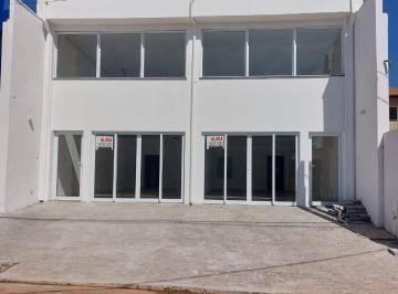 Comercial · 74m² · 1 Vaga · Salão ou loja comercial nova no centro de Louveira