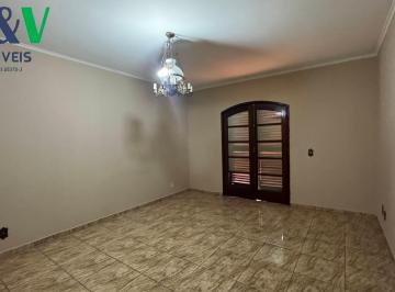 Casa · 323m² · 3 Quartos · Sobrado disponível para locação no Santo Antônio