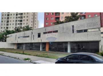 Comercial · 720m² · 18 Vagas · Alugue Loja Ampla na Av. Direitos Humanos, SP