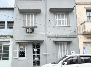 Casa · 192m² · 3 Quartos · Casa de 2 pisos com 3 dormitórios no centro de Santa Maria.