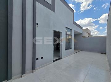 Casa · 73m² · 3 Quartos · 4 Vagas · Casa à venda no Santa Rosa, 3 quartos, 1 suíte com closet e 4 vagas.