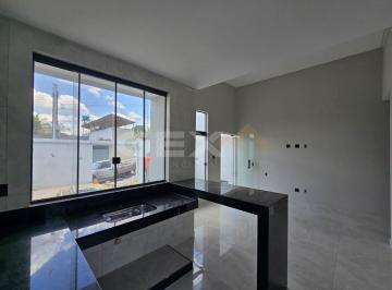Casa · 80m² · 3 Quartos · 3 Vagas · Casa à venda no Santa Rosa, 3 quartos, 1 suíte com closet e 3 vagas.