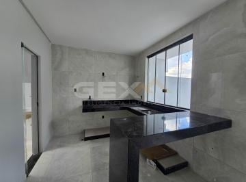 Casa · 75m² · 3 Quartos · 4 Vagas · Casa à venda no Santa Rosa, 3 quartos, 1 suíte com closet e 4 vagas.