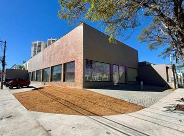 Comercial · 450m² · 12 Vagas · Salão comercial para LOCAÇÃO localizado no bairro VIANELO, em Jundiaí/SP.