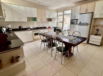 Casa · 208m² · 3 Quartos · 3 Vagas · Casa para VENDA localizada no bairro VILA LIBERDADE, em Jundiaí/SP.