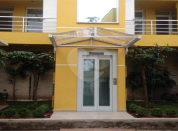 Casa · 182m² · 3 Quartos · 2 Vagas · Condomínio com 3 quartos à venda em Vila pereira cerca - SP