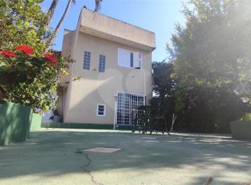 Casa · 200m² · 5 Quartos · 2 Vagas · Casa térrea com 5 quartos à venda em Vila santos - SP