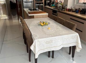 Casa · 240m² · 3 Quartos · 2 Vagas · Sobrado com 3 quartos à venda em Vila alexandria - SP