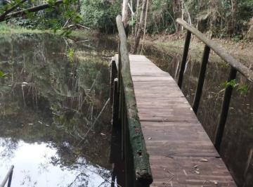 Rural de 1 quarto, Juquitiba · Cabana com cachoeira e lago