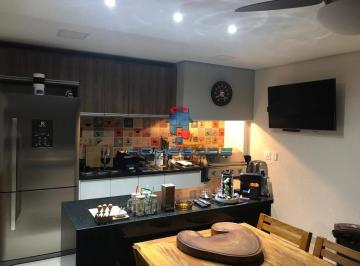 Apartamento · 164m² · 3 Quartos · 4 Vagas · Cobertura mobiliada de 164m² à venda em Campinas, 3 dorm. sendo 2 suítes, 4 vagas.
