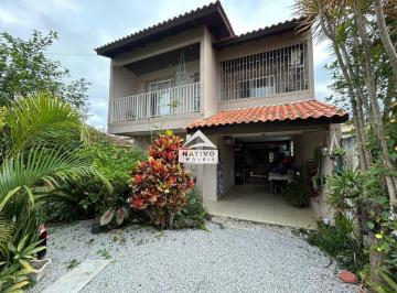 Casa · 150m² · 3 Quartos · 6 Vagas · Sobrado com 2 pavimento no Rio Vermelho/Florianópolis