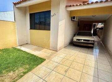 Casa · 180m² · 3 Quartos · 2 Vagas · Casa geminada em uma ótima localização!