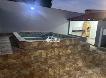 Casa · 250m² · 3 Quartos · 2 Vagas · Casa residencial com 3 quartos sendo 1 suíte disponível para venda no bairro Jardim Canaã em Uberlân