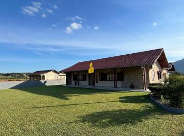 Casa · 220m² · 3 Quartos · 2 Vagas · LINDA CASA COM AMPLO TERRENO NA CIDADE DE RIO DOS CEDROS/SC