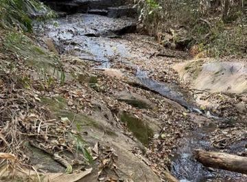 Rural de 3 quartos, Bueno Brandão · Três Chalés Aconchegantes em 20 mil m² de Verde e Cachoeira Privativa