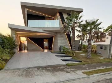 Casa de 3 quartos, Mogi das Cruzes · Casa a Venda no Condomínio Aruã EcoPark