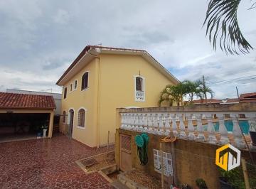 Casa de 3 quartos, São Pedro · CASA ASSOBRADADA, COM 03 SUÍTES, SÃO PEDRO/SP
