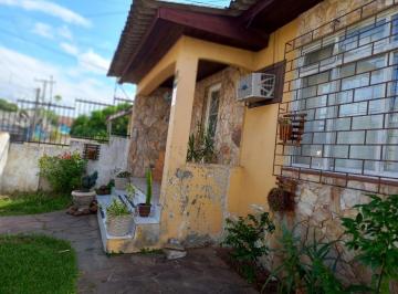 Casa · 150m² · 4 Quartos · 2 Vagas · Duas casas no terreno com 2 vagas de garagem