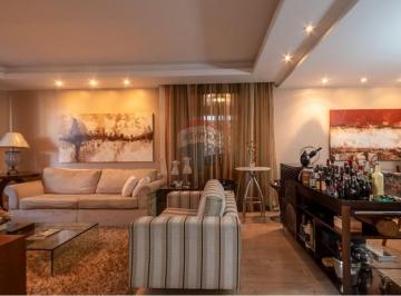 Casa · 337m² · 5 Quartos · 3 Vagas · Casa à venda em Vista Alegre. PORTEIRA FECHADA .4qts com suíte, sala de jantar e estar, area gourmet