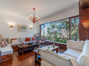 Casa · 295m² · 4 Quartos · 1 Vaga · Casa Triplex, 4 quartos, 2 suites, loft, 1 vaga 295m2, + área verde com churrasqueira, a venda, em L