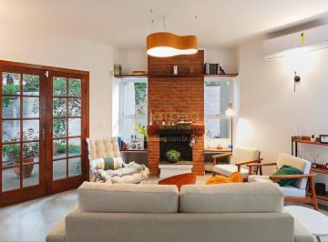Casa · 246m² · 3 Quartos · 2 Vagas · Casa com 3 suítes e 2 vagas de garagem, próxima da escola Waldorf !