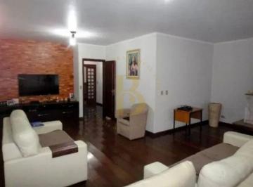 Casa · 224m² · 4 Quartos · 2 Vagas · Casa com 224m², 4 quartos sendo 2 suítes à venda - Jardim dos Prados.