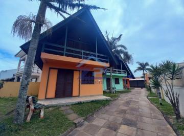 Três cabanas à venda a 50 metros da Praia - Malinsky · Três cabanas à venda a 50 metros da Praia - Malinsky