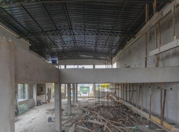 Comercial · 630m² · 7 Quartos · Galpão na Rua Jair Lemes de Lima, N. 2 - 1º e 2º andar • 630 m²