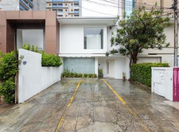 Comercial · 163m² · 14 Quartos · 2 Vagas · Loja na Rua Professor João Brito, N. 47 • 163 m²