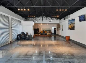 Comercial · 250m² · 15 Vagas · Loja na Avenida Giovanni Gronchi, 2746 • 250 m²