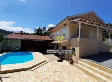 31645a7bd4d0979c2250edd58d6512340f8e4332 · Casa com piscina a Venda no Bairro Boa Vista em Blumenau