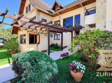9ac6bfc212c86895cfc99964b1ac3c59320cc152 · Apartamento com 3 dormitórios à venda, 205 m² por R$ 1.080.000 - Jaguaribe - Campos do Jordão/SP