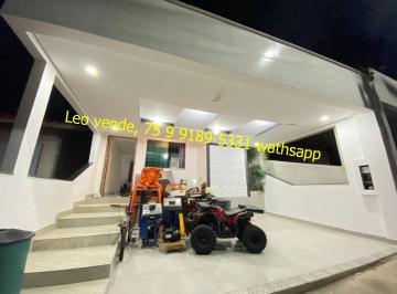 Casa de 2 quartos, Feira de Santana · Leo vende, bairro Sim, 2\4 suíte, piscina, goumert